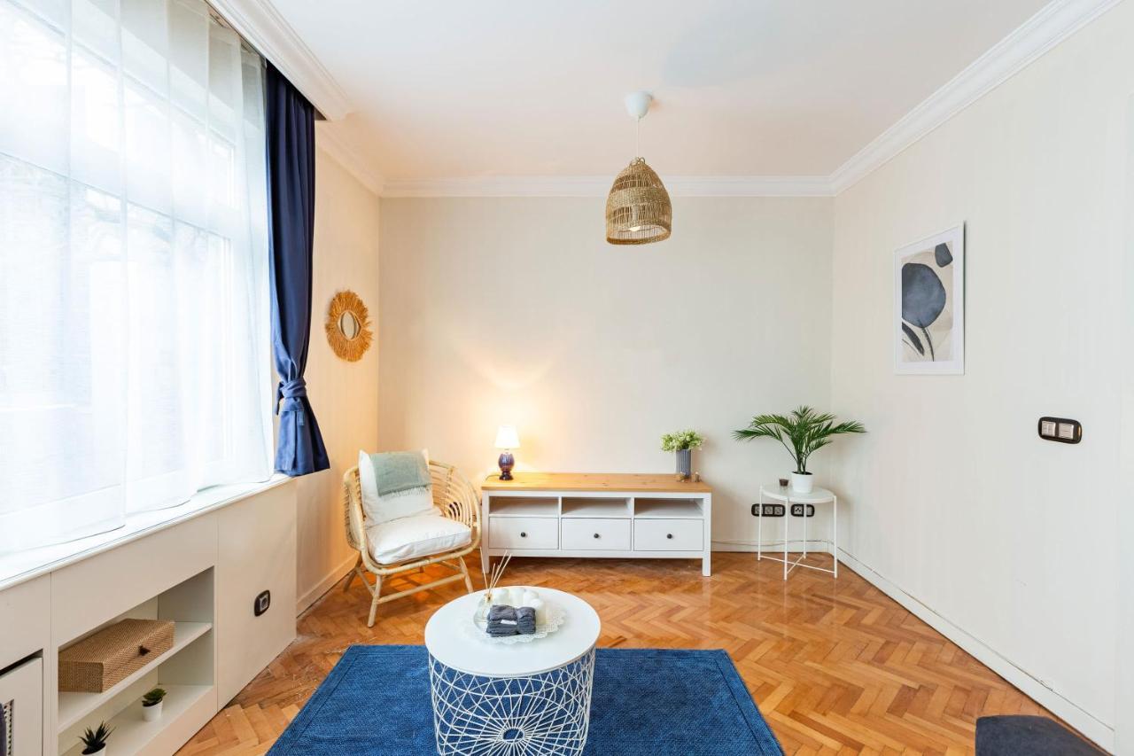 Flat With Excellent Location In Tesvikiye, Sisli Daire İstanbul Dış mekan fotoğraf